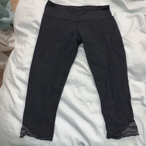 Lululemon black crops